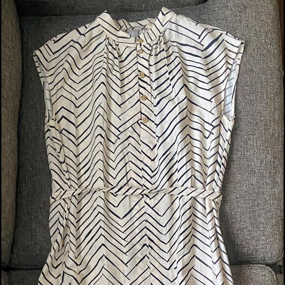 Sleeveless Zigzag Stripped Maxi Dress - Picture 1 of 5